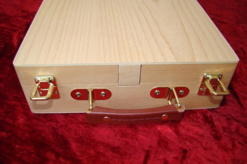 sztaluga schowana w skrzynce